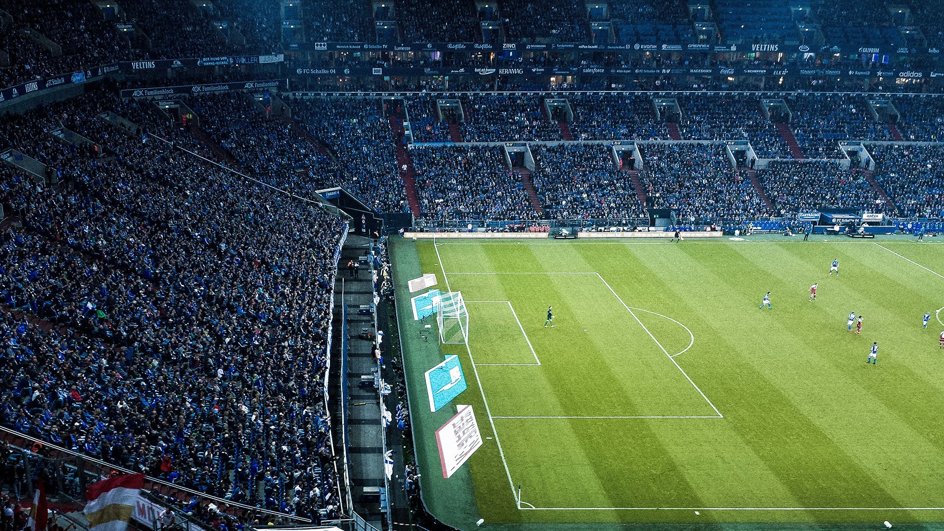 曼联需在中场区域找到更稳定的控制型球员,曼联的中场大将